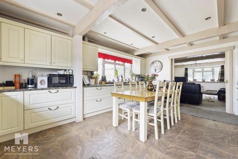 5 bedroom detached house for sale, Ringwood Road, Ferndown BH22