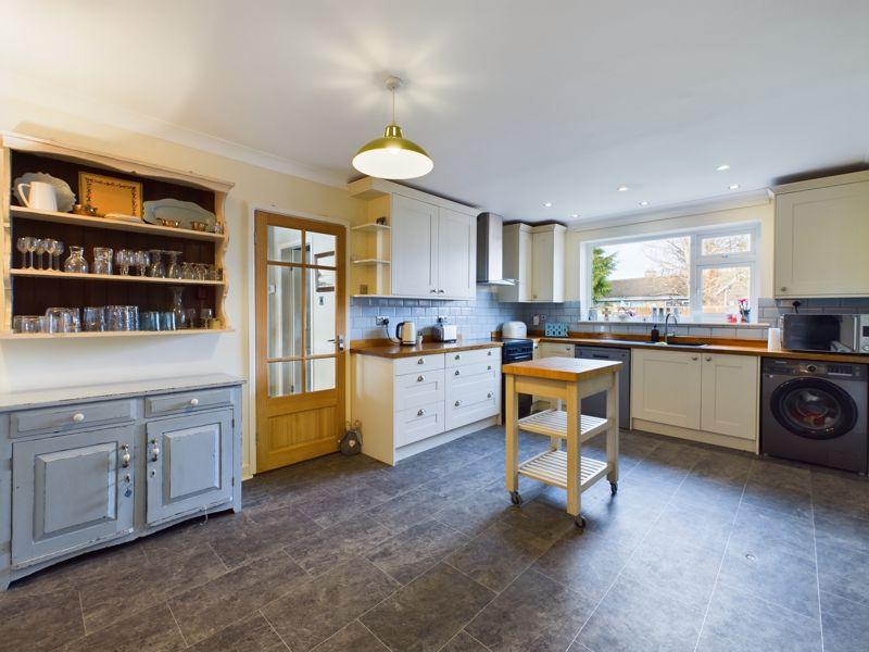 Dining kitchen