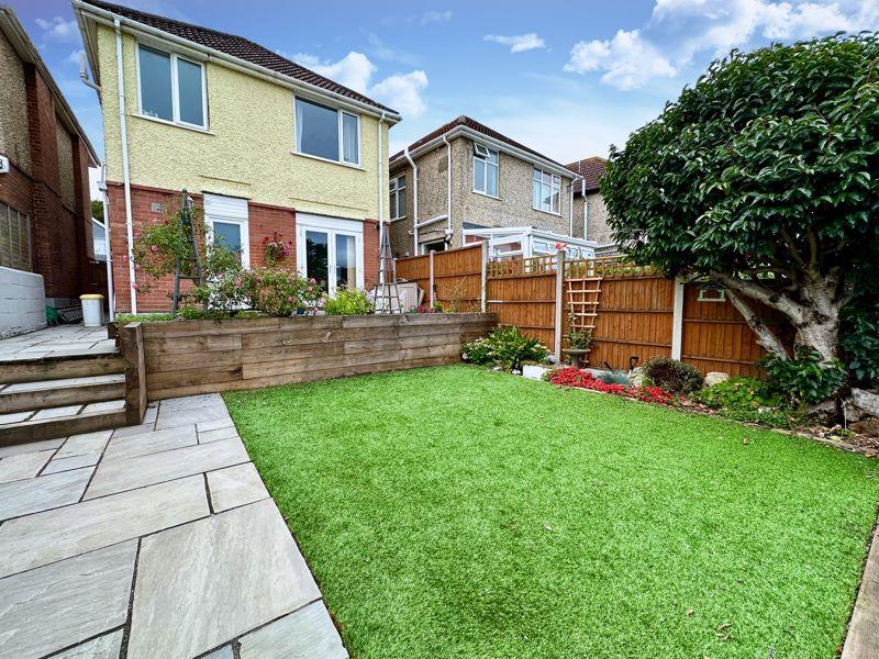 Sheringham Road, Poole BH12 3 bed detached house £400,000