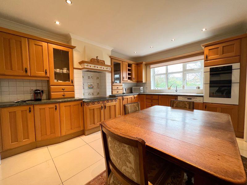 Millstones, Windmill Close, Wick, The Vale of CF71 7QU 5 bed