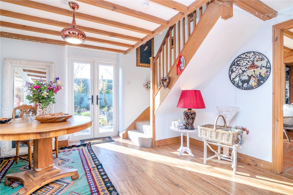 Ampney St. Mary, Cirencester, Gloucestershire, GL7 3 bed semidetached