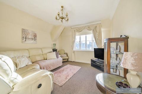 2 bedroom apartment for sale, Gidea Lodge, Gidea Park