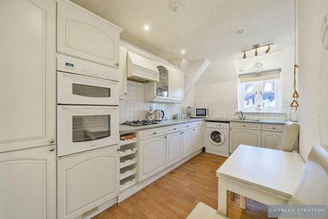 2 bedroom apartment for sale, Gidea Lodge, Gidea Park