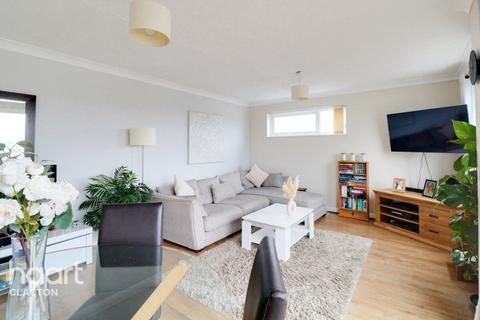 2 bedroom apartment for sale, Carnarvon Road, Clacton-On-Sea