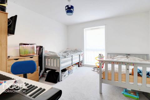 Flat 1, Barwell House, 5 Gladiator Way, Hornchurch, RM12 6EW