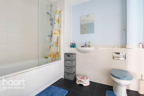Flat 1, Barwell House, 5 Gladiator Way, Hornchurch, RM12 6EW