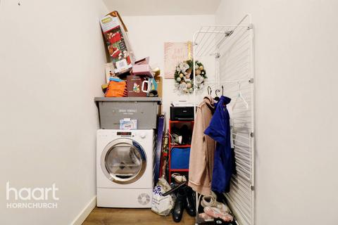Flat 1, Barwell House, 5 Gladiator Way, Hornchurch, RM12 6EW
