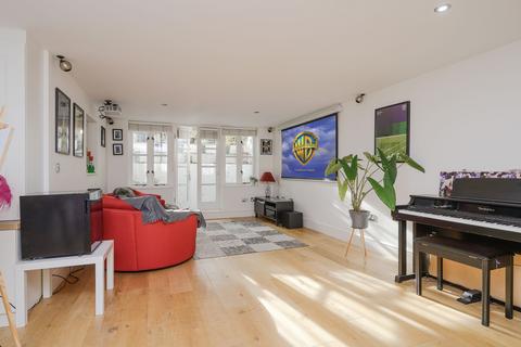 40 Vine Road, East Molesey, KT8 9LF