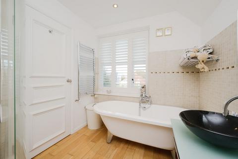 40 Vine Road, East Molesey, KT8 9LF
