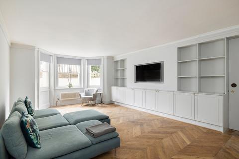 3 bedroom flat to rent, Strathmore Gardens, Kensington, London