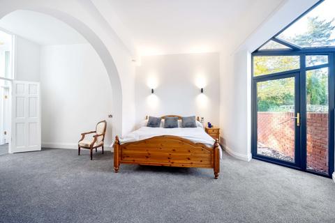 5 bedroom bungalow for sale, Abbey Road, Medstead, Alton, Hampshire, GU34