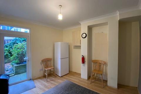 187 Trevelyan Road, London, SW17 9LP