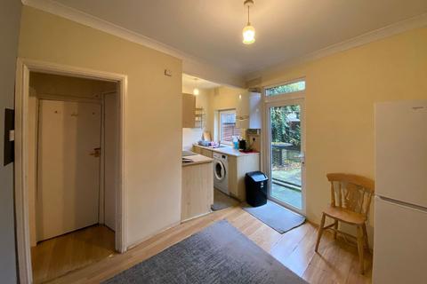 187 Trevelyan Road, London, SW17 9LP