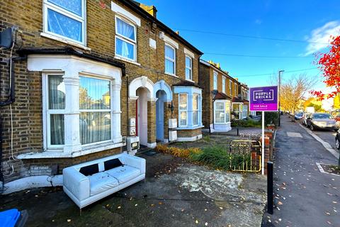 1 bedroom maisonette for sale, Mandeville Road, Enfield