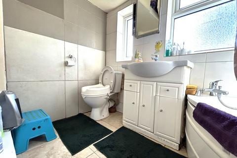 1 bedroom maisonette for sale, Mandeville Road, Enfield