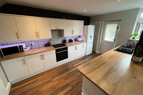 3 bedroom semi-detached house to rent - Hull Road, Hull, HU5