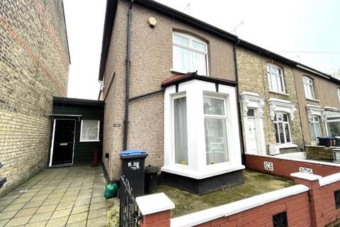 3 bedroom terraced house to rent - Town Road N9