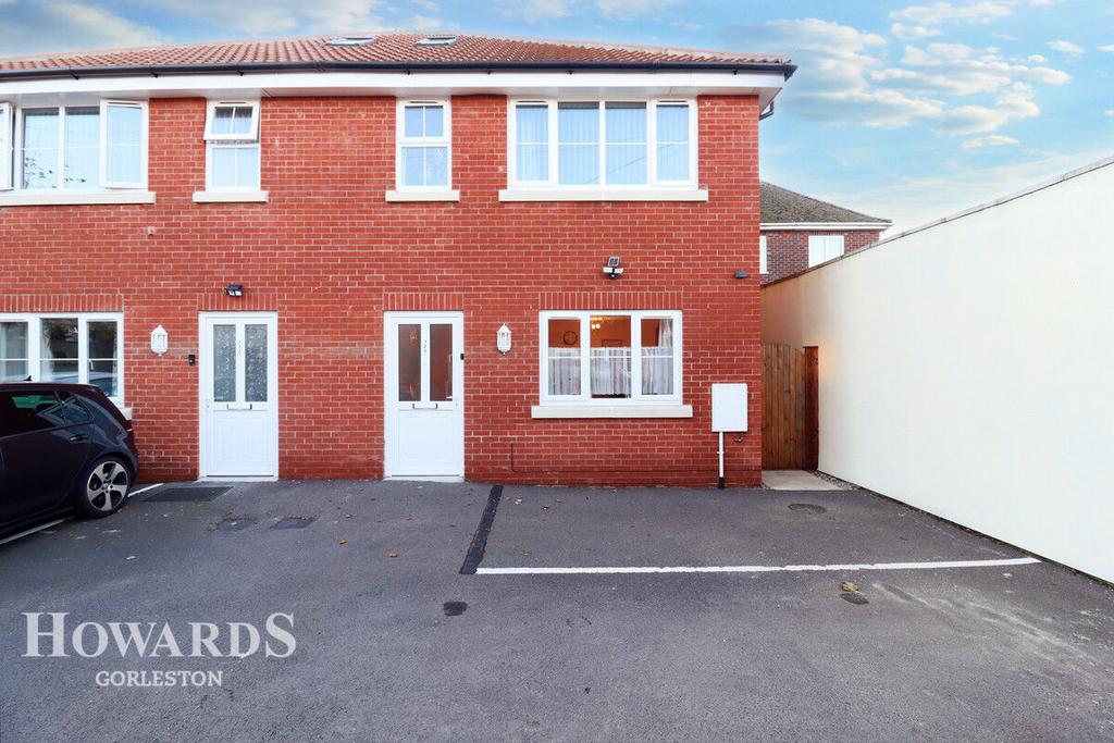 Bells Marsh Road, Gorleston 3 bed semidetached house for sale £280,000