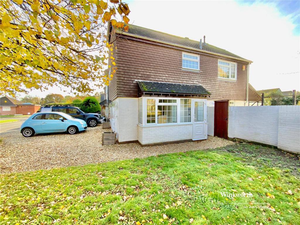 Stirling Way, Mudeford, Christchurch, Dorset, BH23 3 bed detached house for sale £535,000