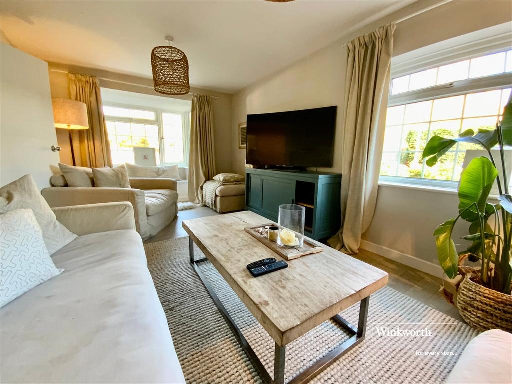 Stirling Way, Mudeford, Christchurch, Dorset, BH23 3 bed detached house