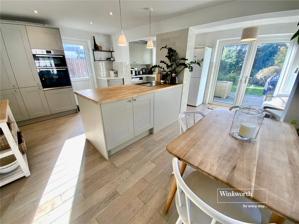 Stirling Way, Mudeford, Christchurch, Dorset, BH23 3 bed detached house