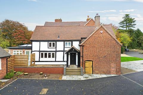4 bedroom semi-detached house for sale - Smiths Lane, Knowle, B93