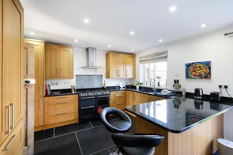4 bedroom semi-detached house to rent - Kelloway Avenue, Golden Hill, BS6
