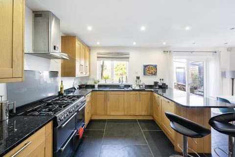 4 bedroom semi-detached house to rent - Kelloway Avenue, Golden Hill, BS6