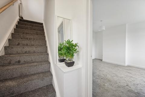 16 Braeside, Sauchie, Alloa, FK10 3DR