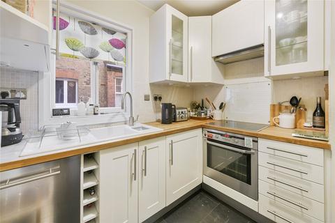 2 bedroom apartment to rent, Albert Bridge Road, London, SW11