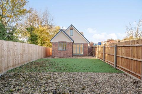 3 bedroom detached house for sale, Trevor Drive, Bromham