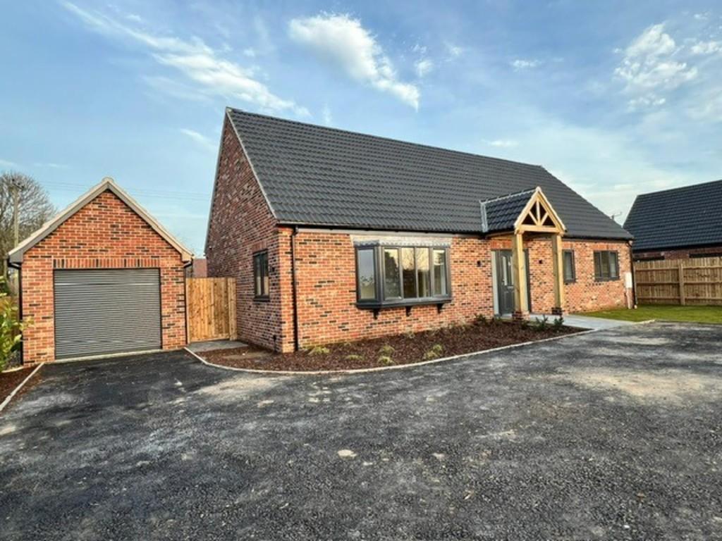 Vine Hill, Stow Bridge 3 bed detached bungalow for sale £415,000