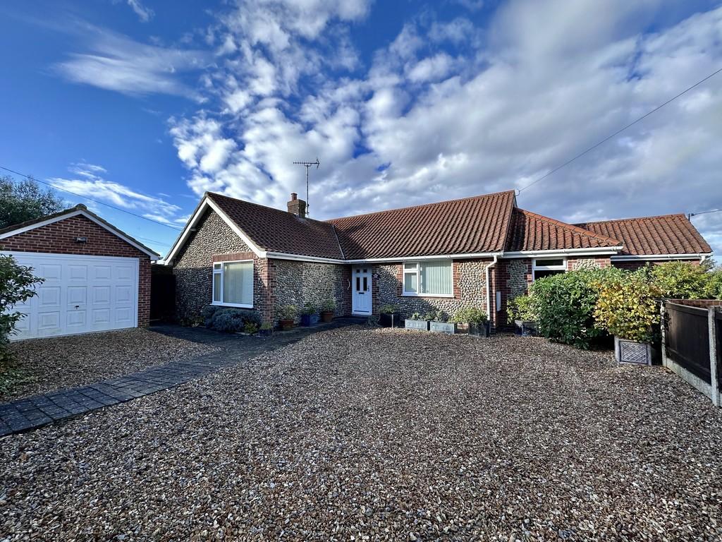 Valley Lane, Holt, Norfolk 3 bed detached bungalow for sale £625,000