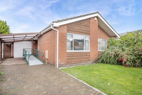 2 bedroom detached bungalow for sale - Craigston Road, Carlton-in-lindrick, Worksop
