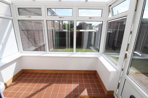 3 bedroom semi-detached house to rent, Kingswood Road, West Bridgford, Nottingham, Nottinghamshire, NG2