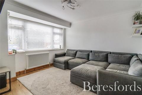 3 bedroom terraced house for sale, Firham Park Avenue, Romford, RM3