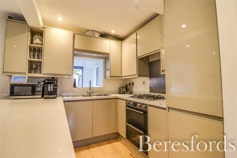 3 Firham Park Avenue, Romford, RM3 0SJ