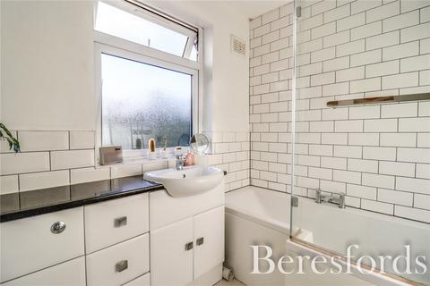 3 Firham Park Avenue, Romford, RM3 0SJ