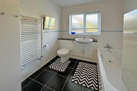 12 Crockwells Road, Exminster, Exeter, EX6 8DQ