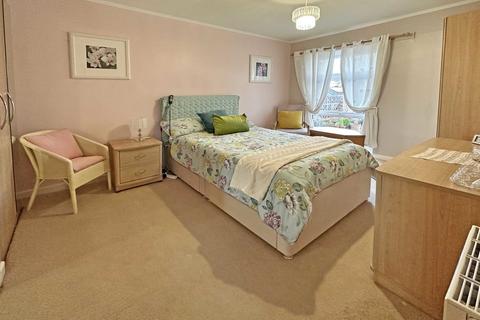 12 Crockwells Road, Exminster, Exeter, EX6 8DQ