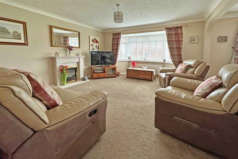63 Brownlees, Exminster, Exeter, EX6 8SW