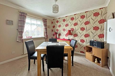 63 Brownlees, Exminster, Exeter, EX6 8SW