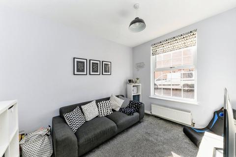 16 Bygott Walk, New Waltham, Grimsby, DN36 4HF