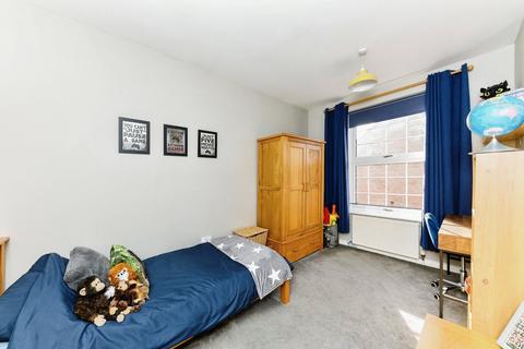 16 Bygott Walk, New Waltham, Grimsby, DN36 4HF