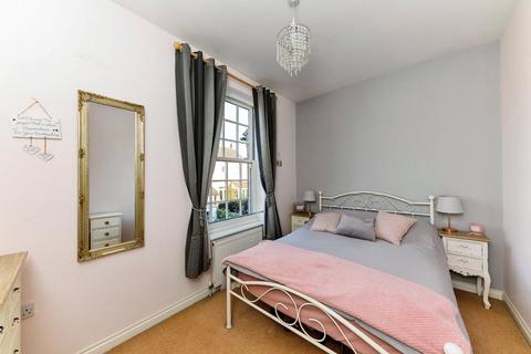 16 Bygott Walk, New Waltham, Grimsby, DN36 4HF
