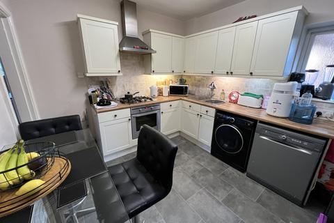 3 bedroom apartment for sale - Springfield Court, Stratford Road, Hall Green