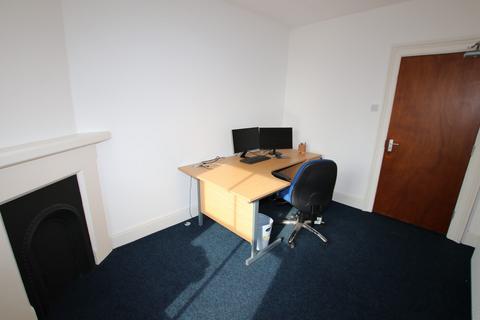 Office to rent, Market Street, Penistone