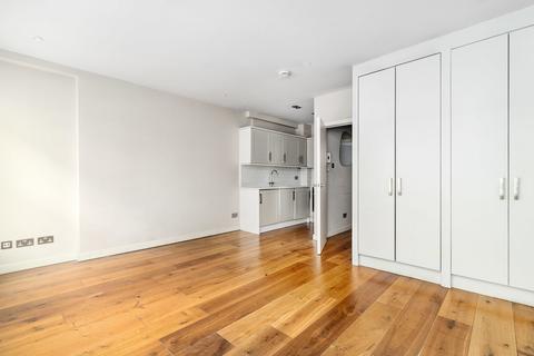Studio to rent, William IV Street, Covent Garden WC2