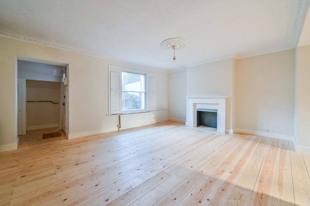 Camden Park Road, Camden, London, NW1 2 bed for sale £925,000