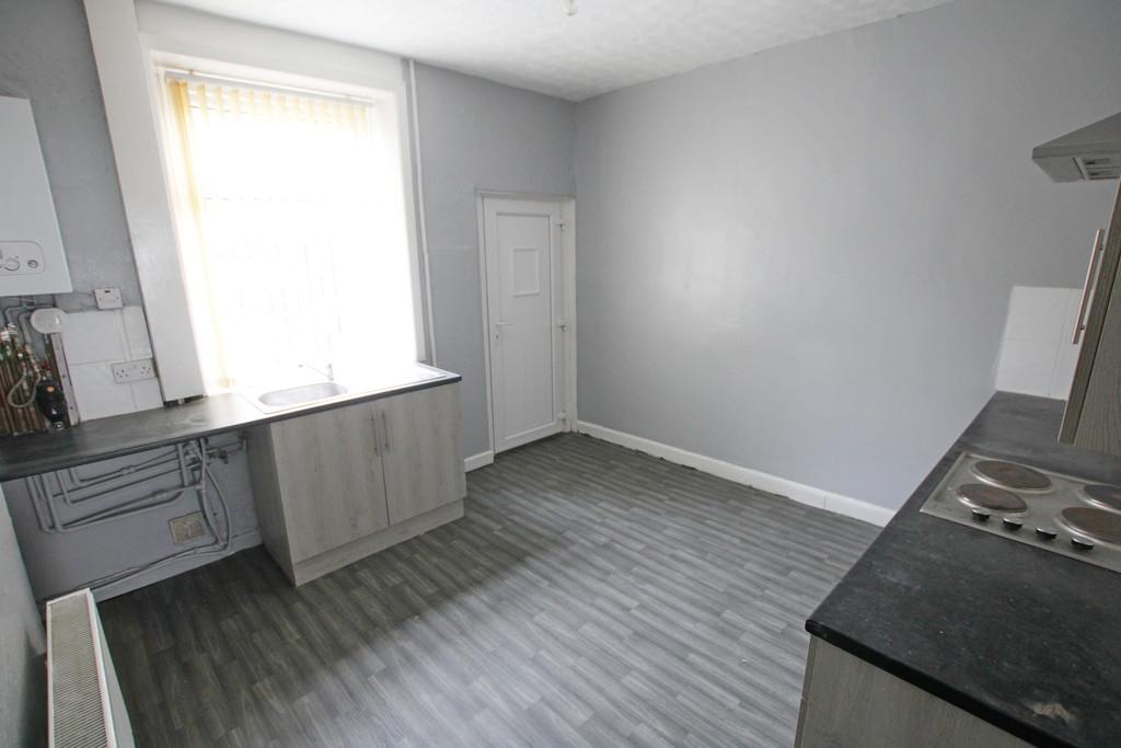 Florence Street, Burnley 2 bed terraced house £575 pcm (£133 pw)